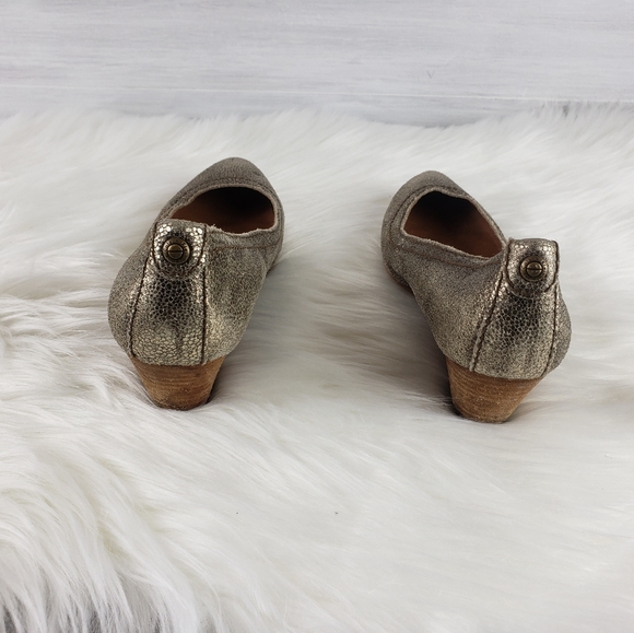 Calvin Klein Jeans Jayleen Gold Leather Wedge - Picture 8 of 12